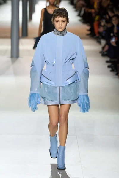 Look 13